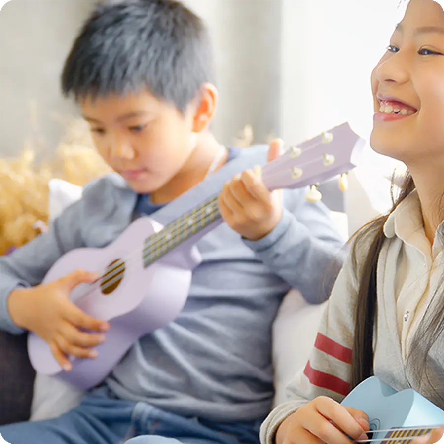 Playing Happy Birthday on a ukulele